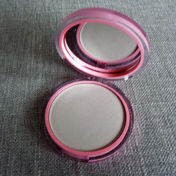 🎁 CoverGirl Clean Fresh Healthy Look Pressed Powder Translucent 100 free-add-on - Picture 5 of 7